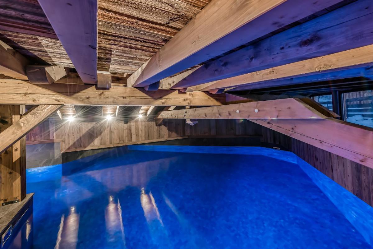 Piscine de l'établissement Hotel & Spa Le Val d'Isère ou située à proximité