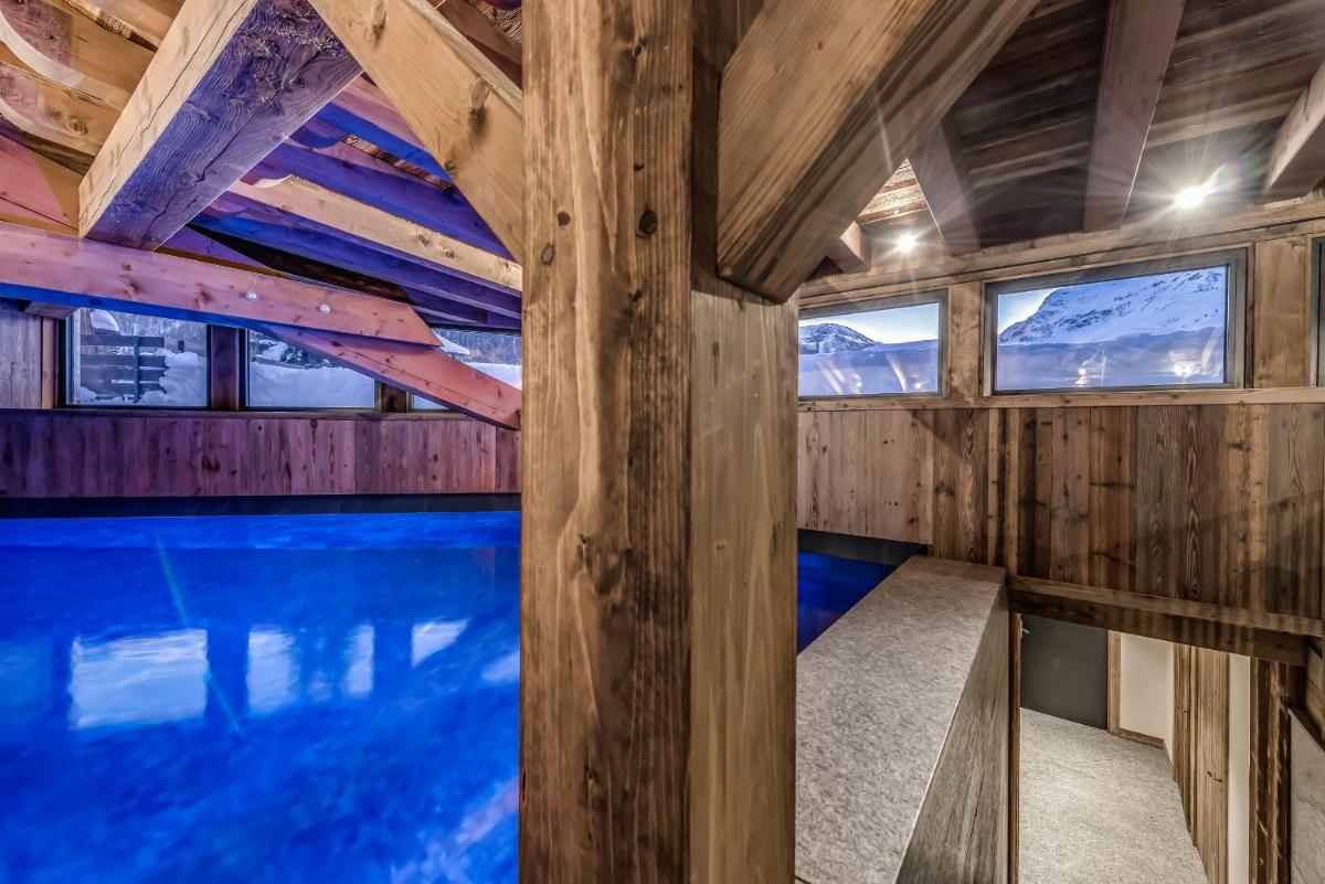 Piscine de l'établissement Hotel & Spa Le Val d'Isère ou située à proximité