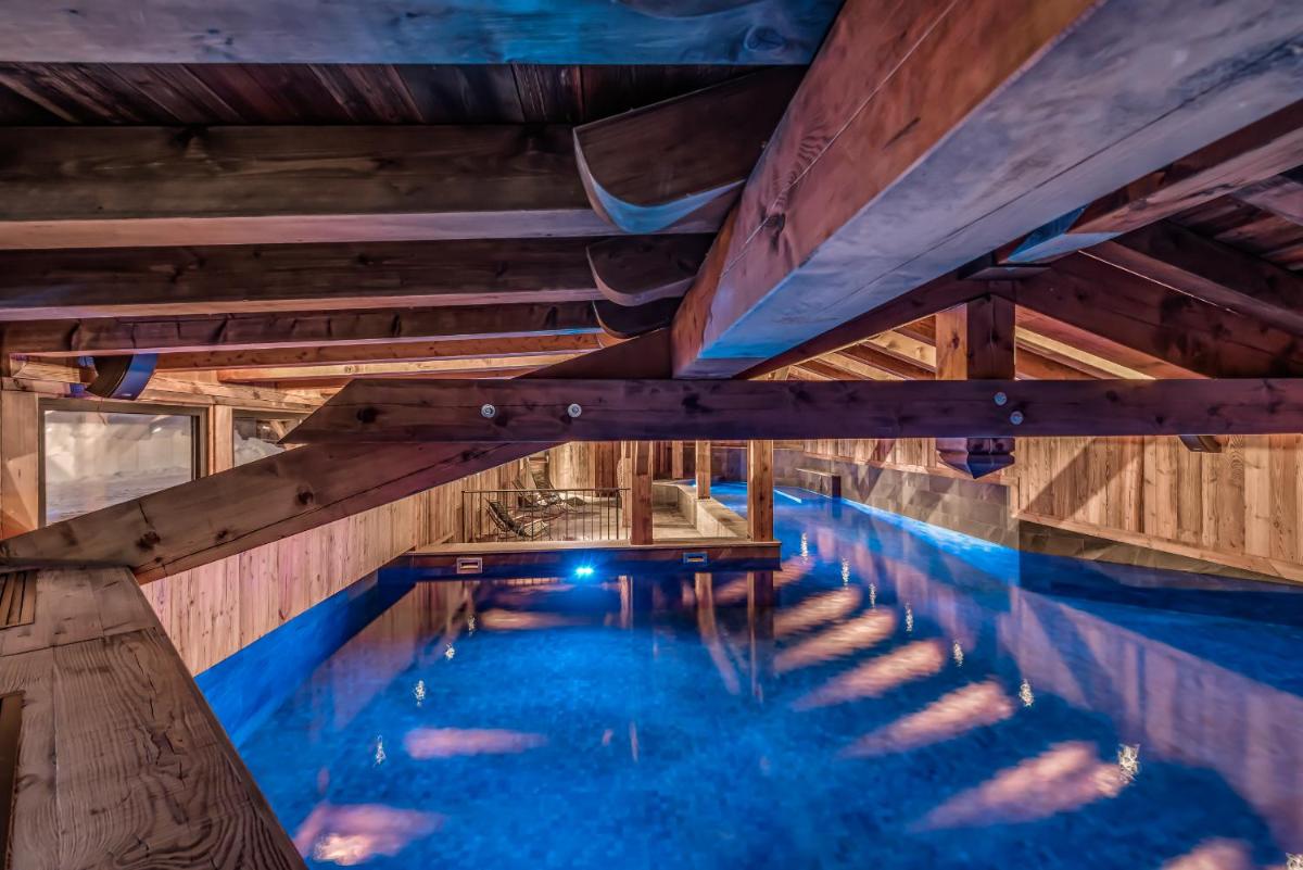 Piscine de l'établissement Hotel & Spa Le Val d'Isère ou située à proximité