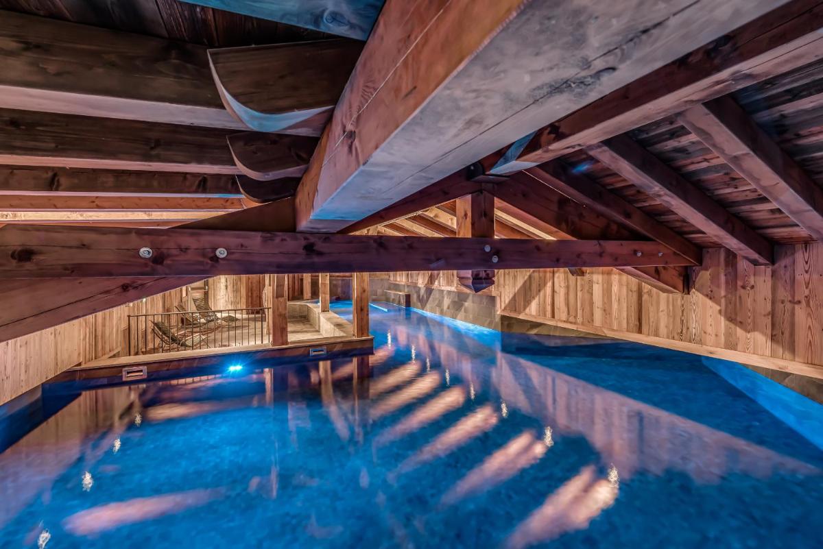 Piscine de l'établissement Hotel & Spa Le Val d'Isère ou située à proximité
