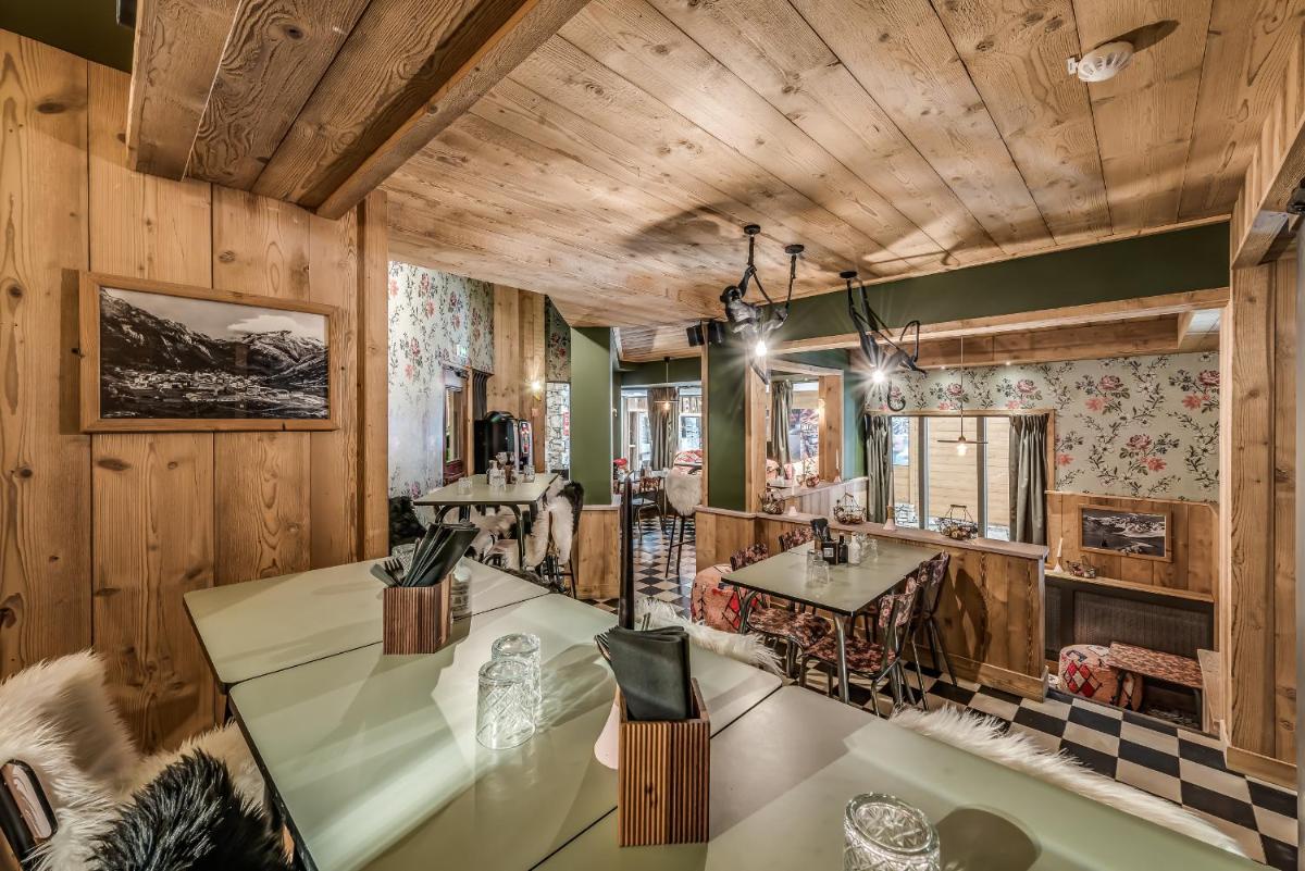 Coin salon dans l'établissement Hotel & Spa Le Val d'Isère