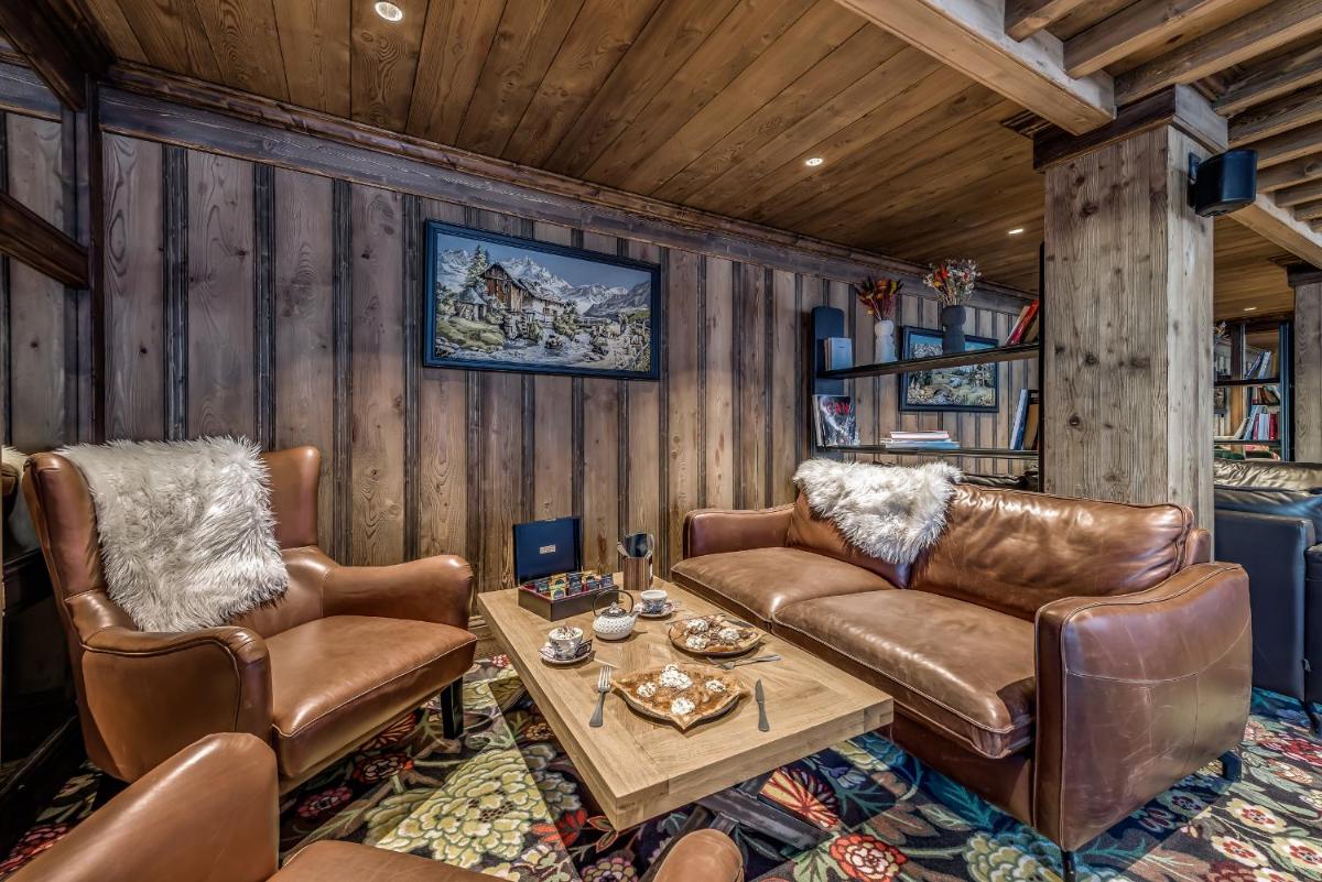 Coin salon dans l'établissement Hotel & Spa Le Val d'Isère