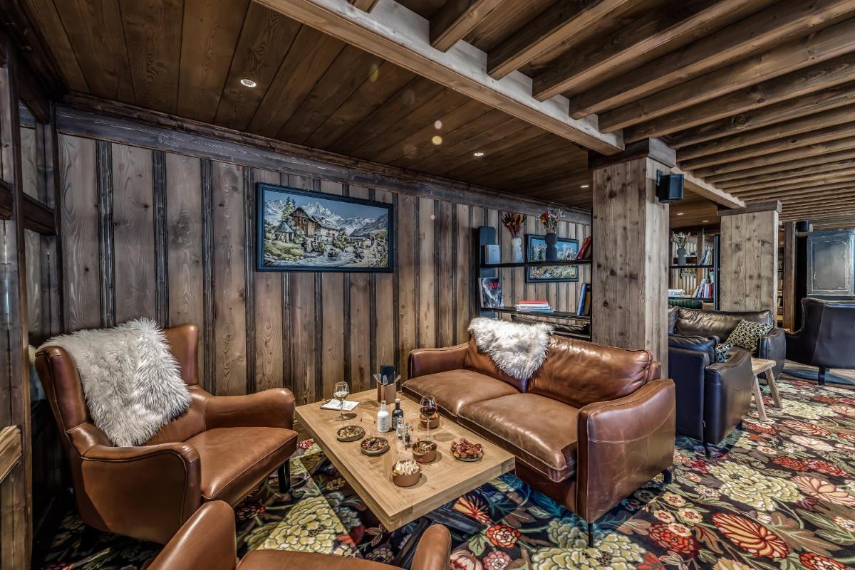 Coin salon dans l'établissement Hotel & Spa Le Val d'Isère