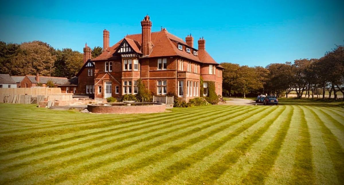 Sandhill House - Housity