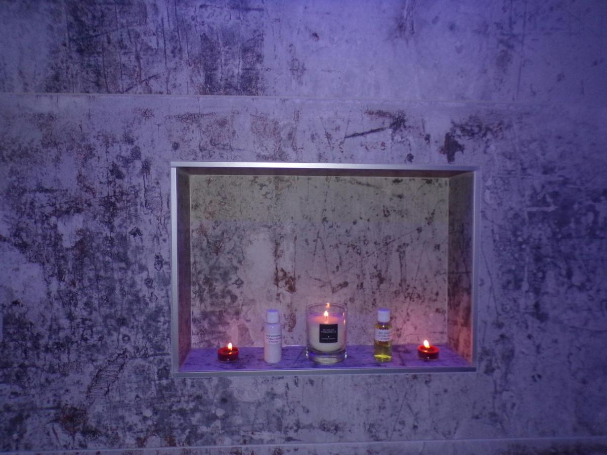 Loveroom 54 - Housity