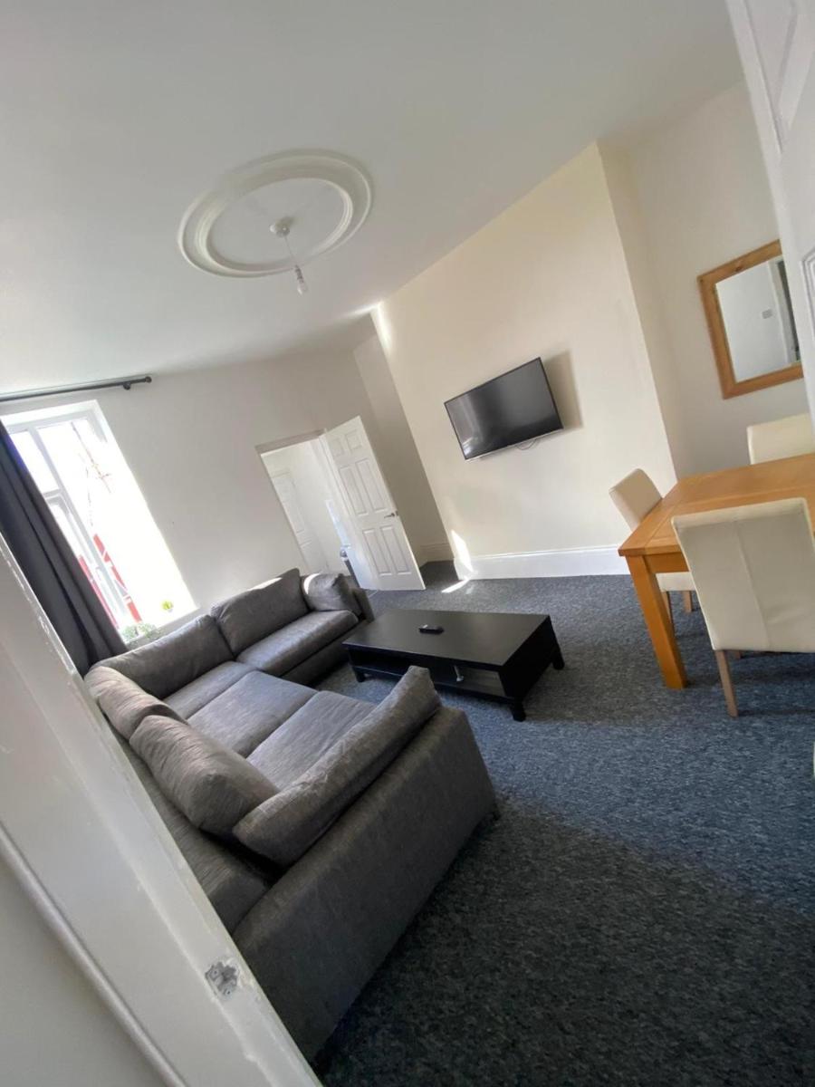 Newcastle Apartment 2 - Free Parking - Housity