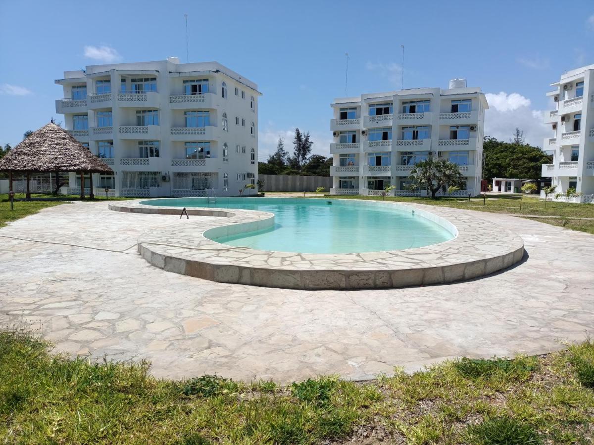 HavenHouse Kijani - 1 Bedroom Beach Apartment with Swimming Pool - Housity