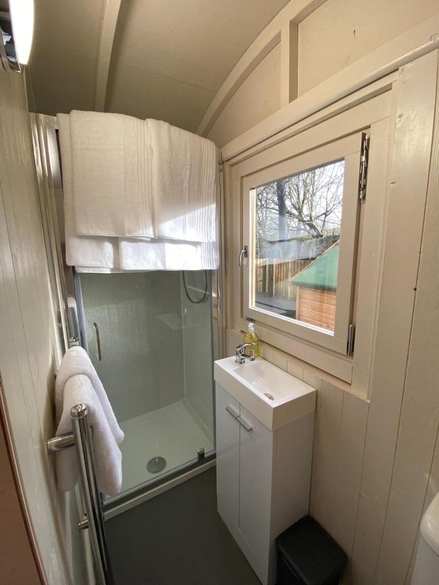The Shepherd's Hut @ Pandy Farm - Housity