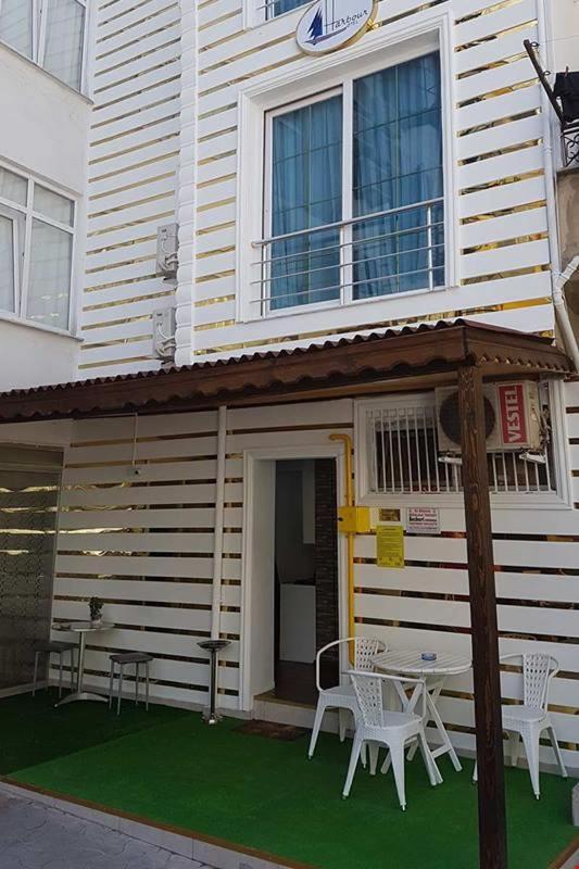 Harbour Hotel - Housity