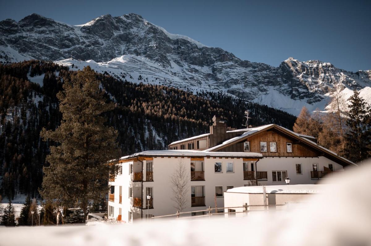 Hotel Cristallo - Housity