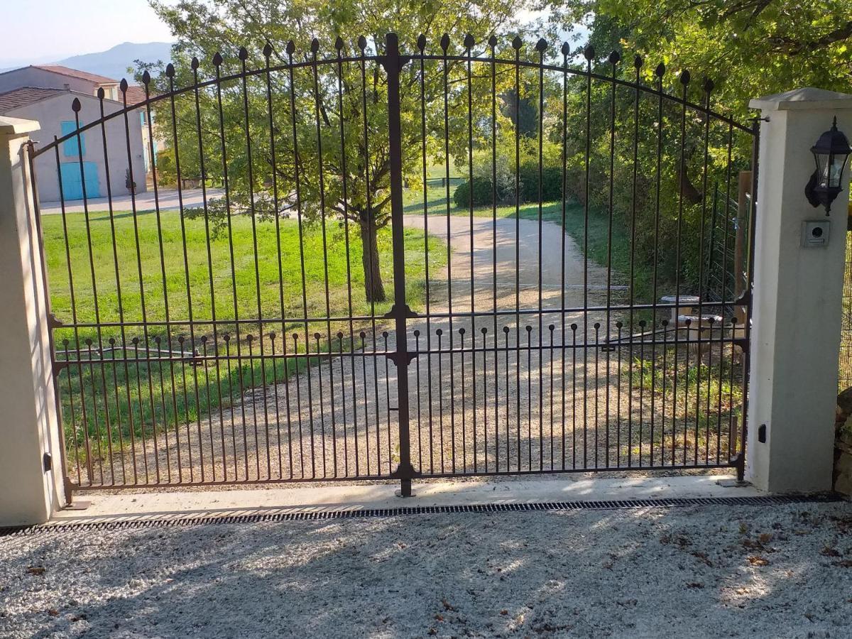 Cante Grillet - Housity