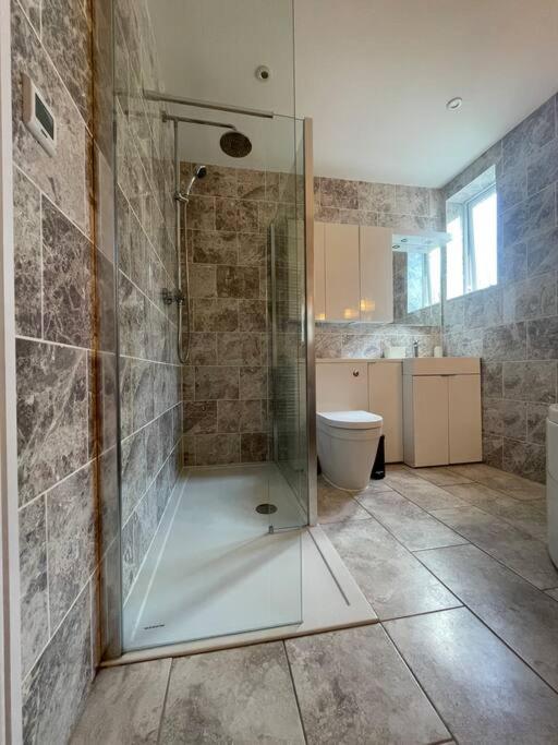 Superb base for exploring Cornwall and Plymouth - Housity