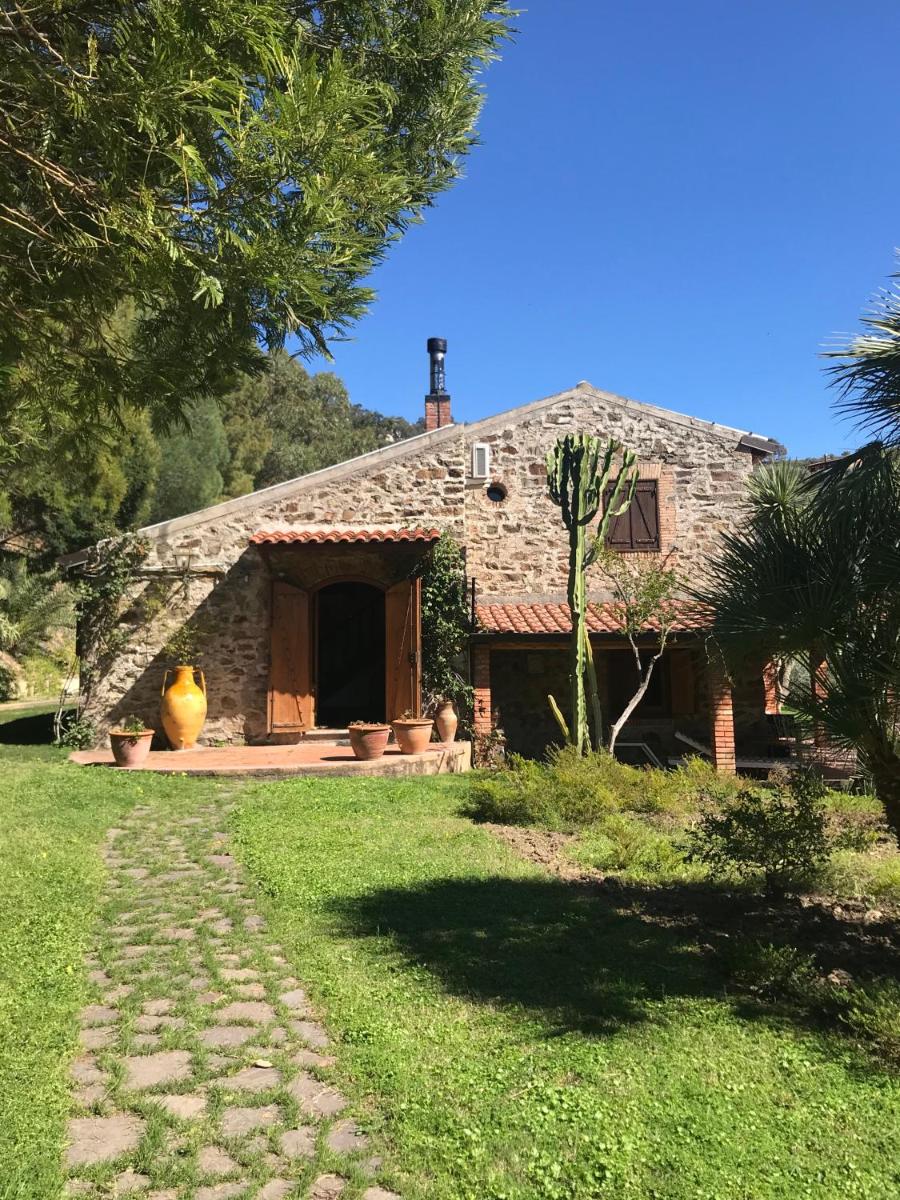 Suitetrails - Villa Storica tra gli ulivi - vista mare