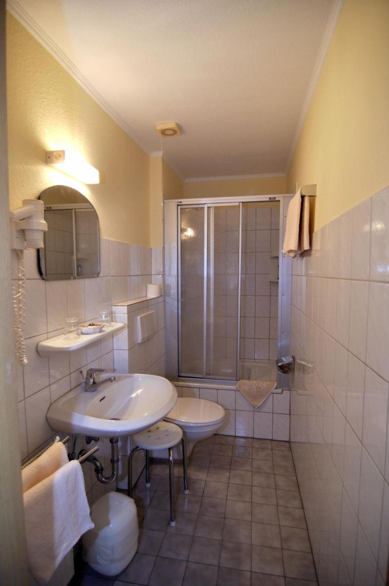 Land-gut-Hotel Landhaus Heidehof - Housity