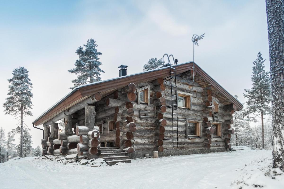 Spectacular Rural Log House with 2 Saunas next to a beautiful lake - Housity