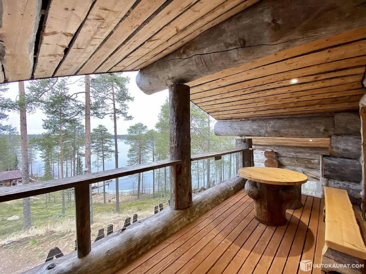 Spectacular Rural Log House with 2 Saunas next to a beautiful lake - Housity