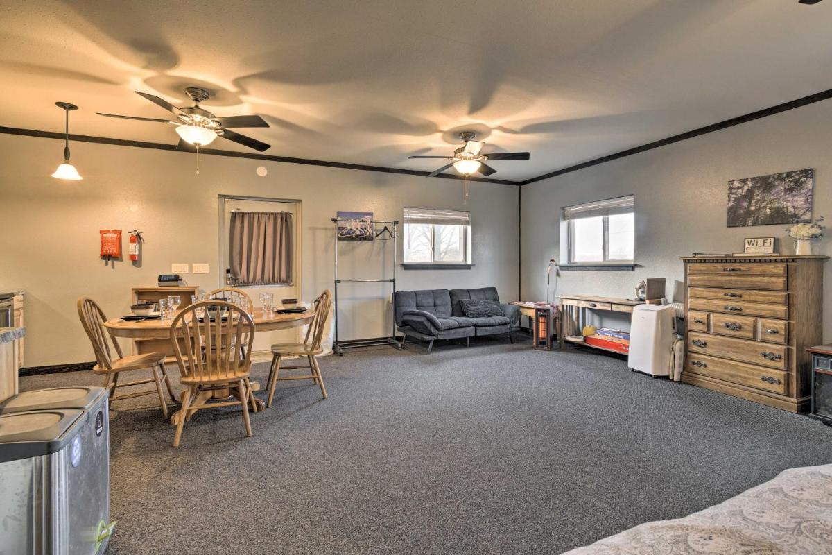 Auburn Studio with Yard and Fire Pit about 5 Mi to Lakes! - Housity