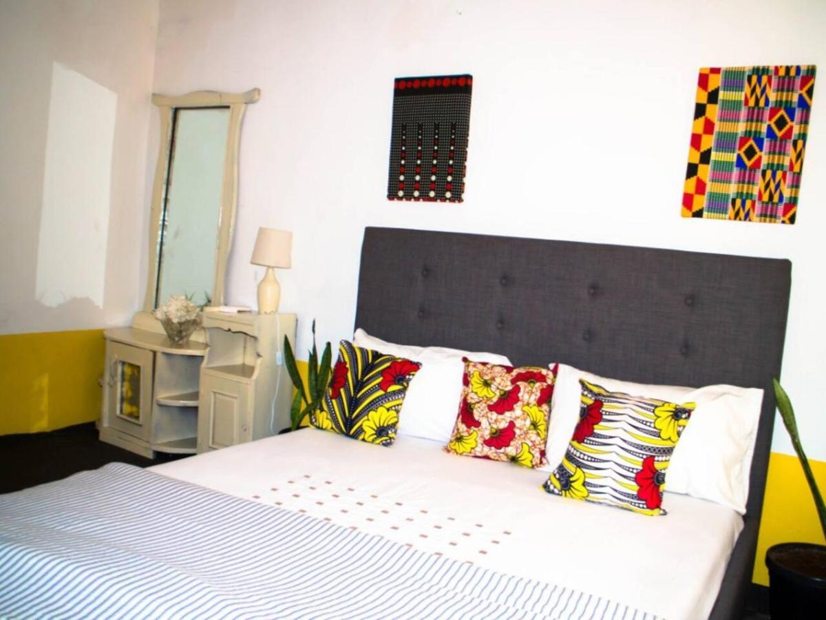 Beautiful 3-Bed 2 Bath House at Spur Road Freetown - Housity