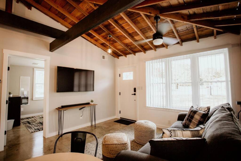 The Turquoise Door Modern Rustic in Town of Lexington - Housity