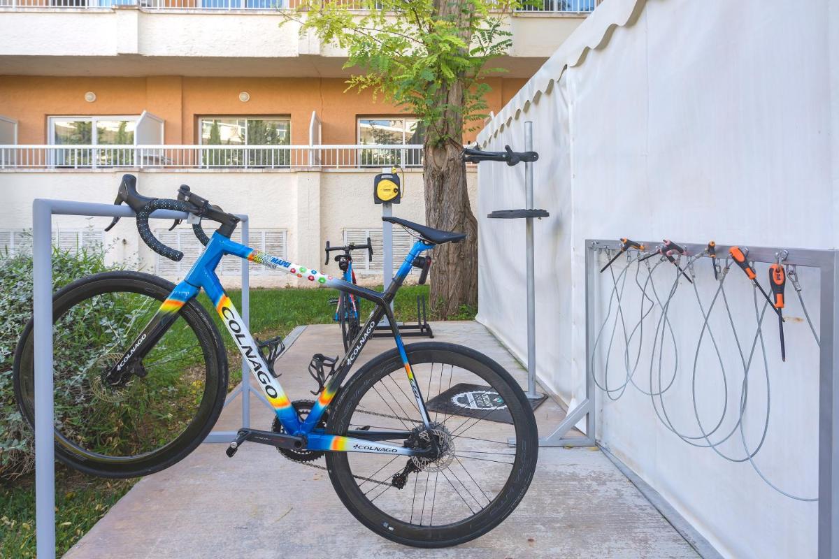 Montar en bicicleta en JS Alcudi-Mar o alrededores