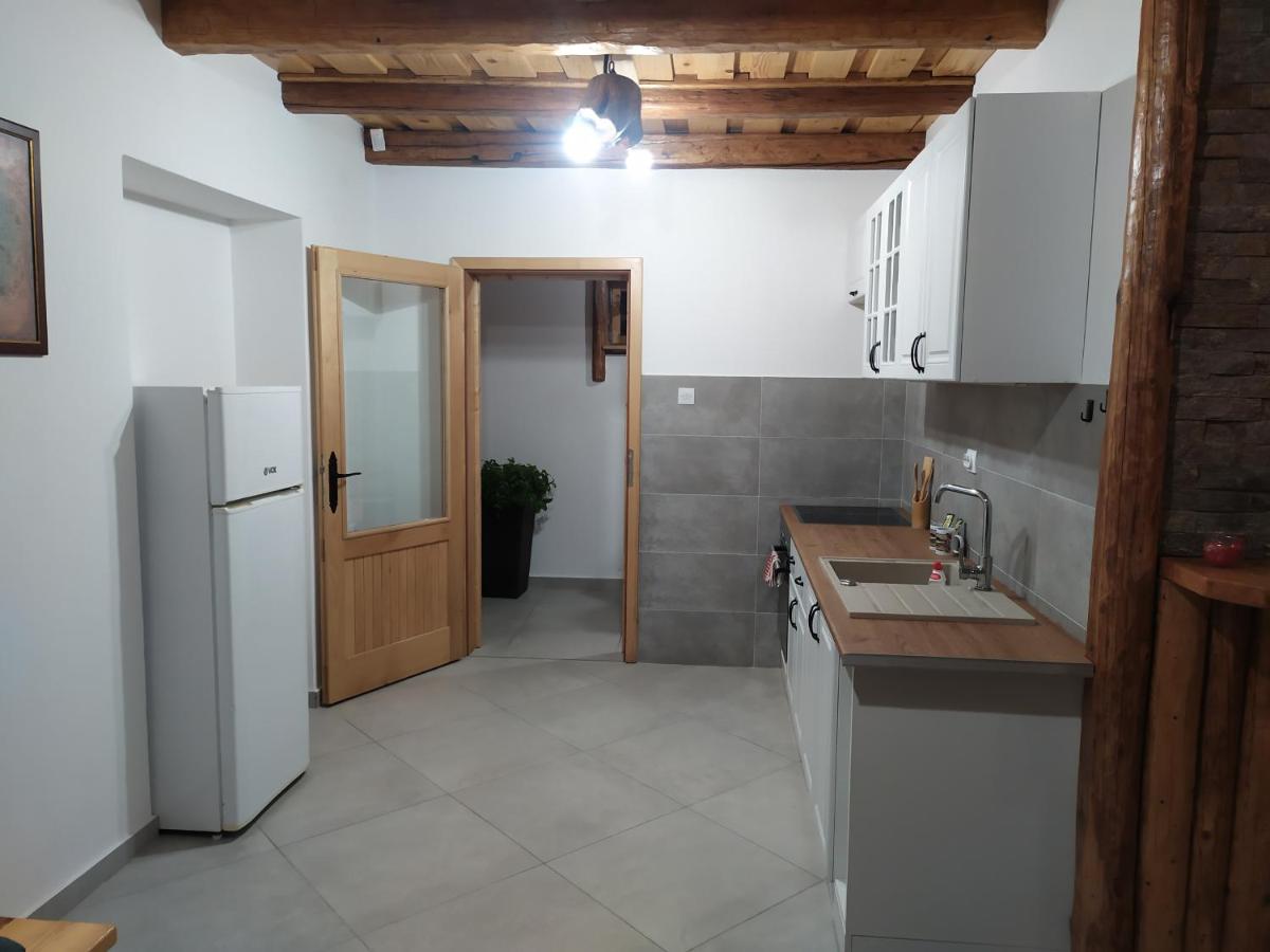 Holiday House - Housity