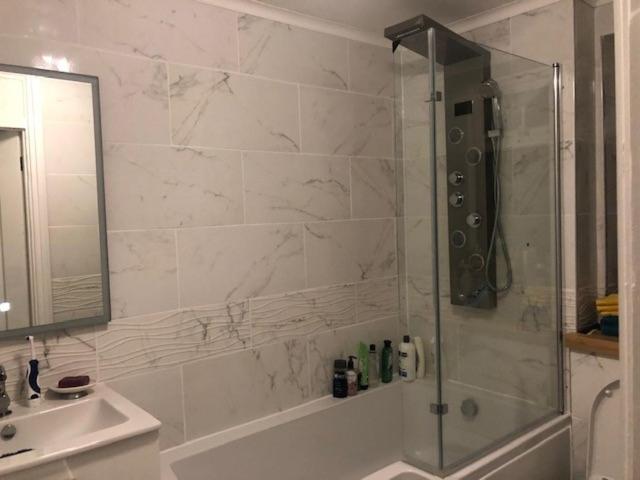Beautiful Large ROOM in London Flat - Housity