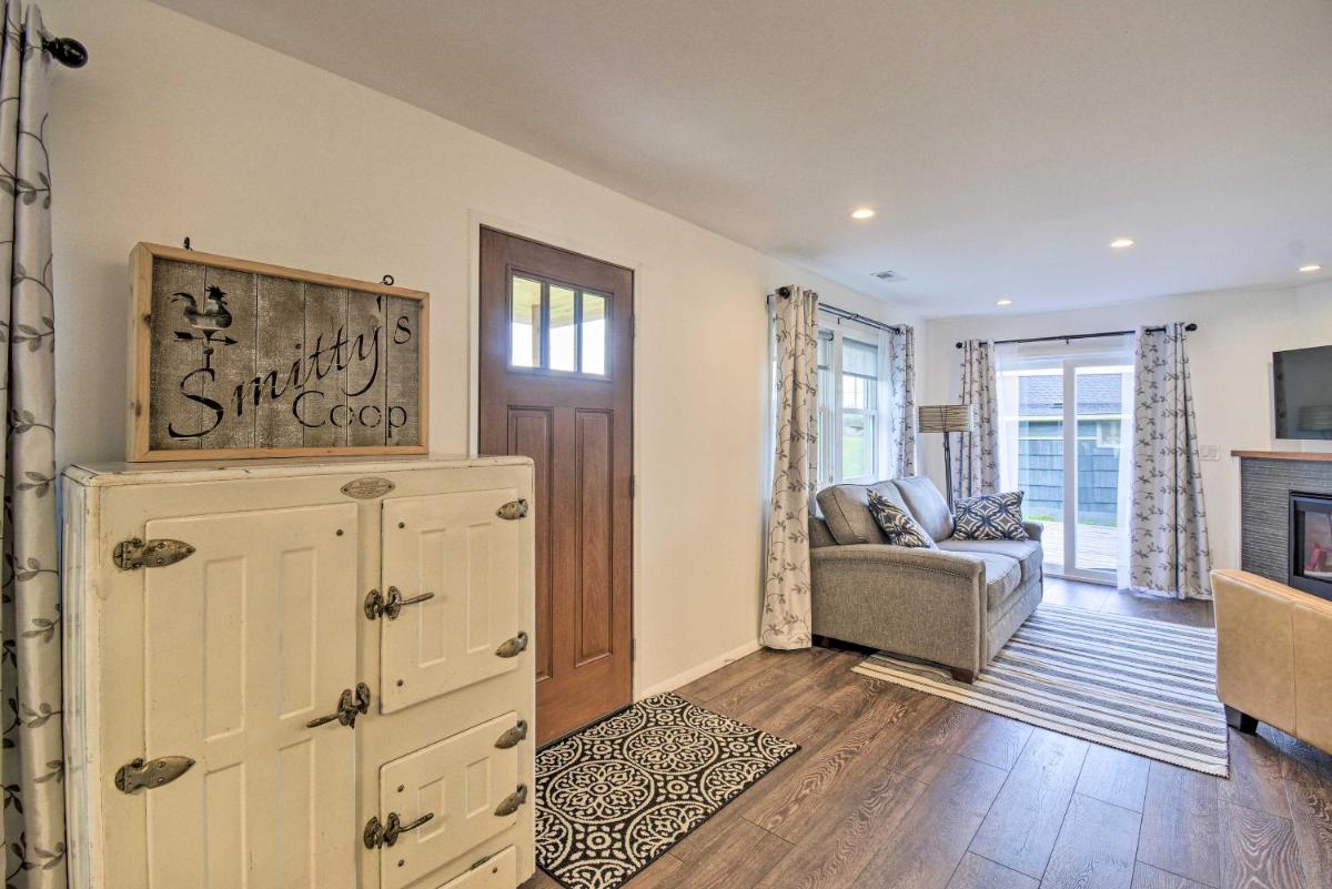 Updated Port Orchard Home, Walk to Waterfront - Housity