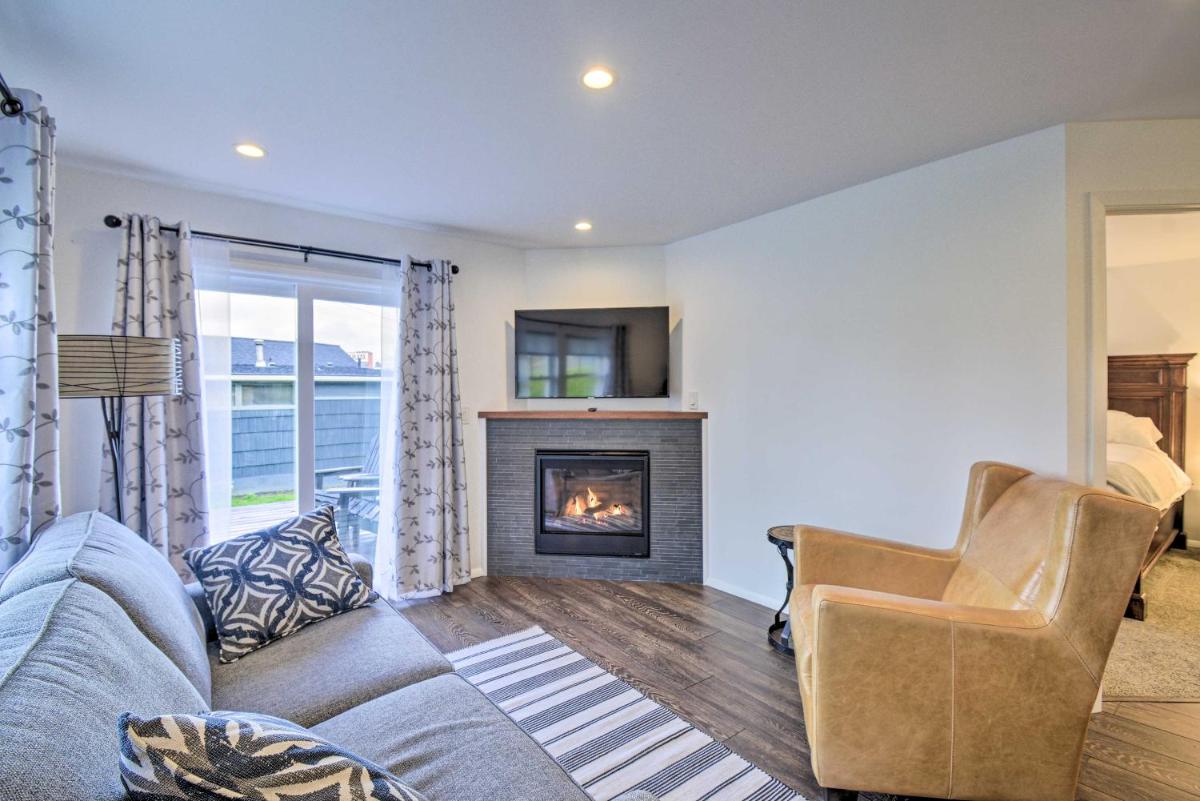 Updated Port Orchard Home, Walk to Waterfront - Housity