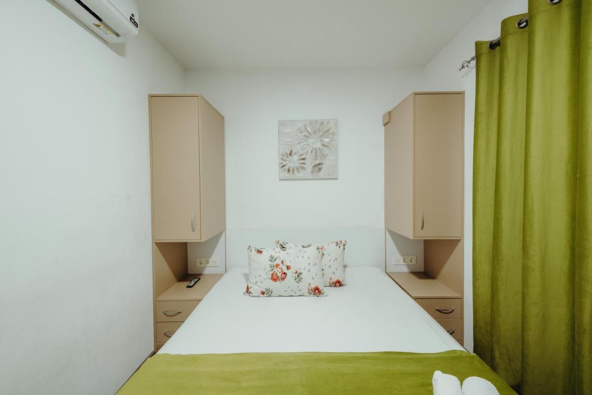 Pensiunea Smiley - Housity