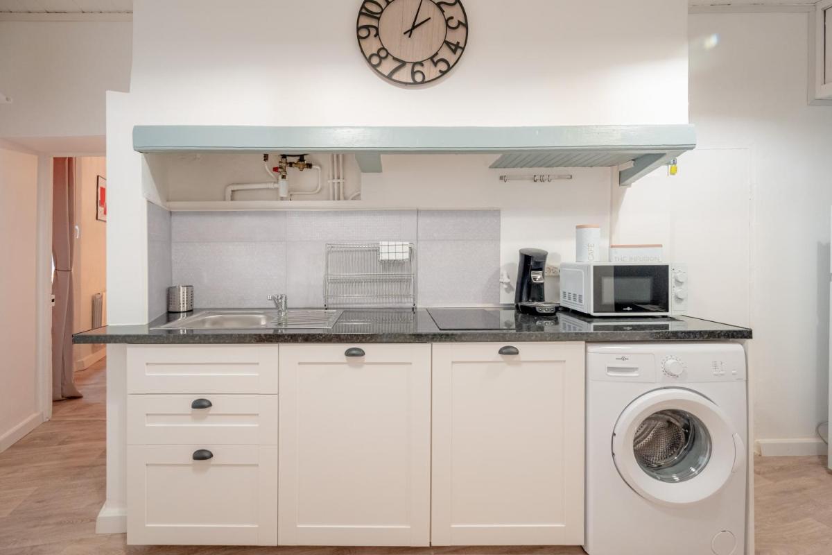 **APPARTEMENT PROCHE GARE ET MARCHE DE TOULON** - Housity