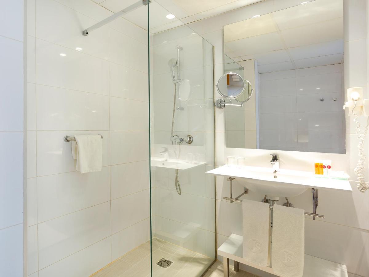 Un baño de JS Palma Stay - Adults Only