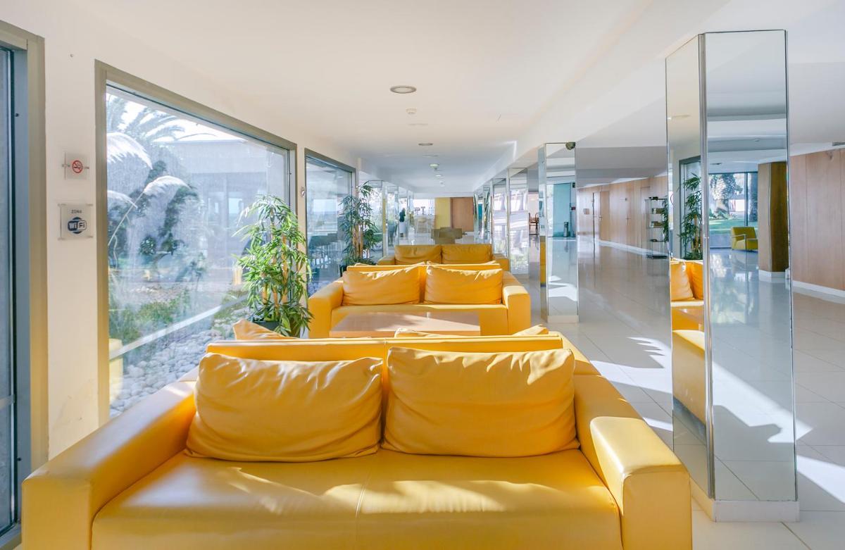 Zona de estar de JS Cape Colom - Adults Only