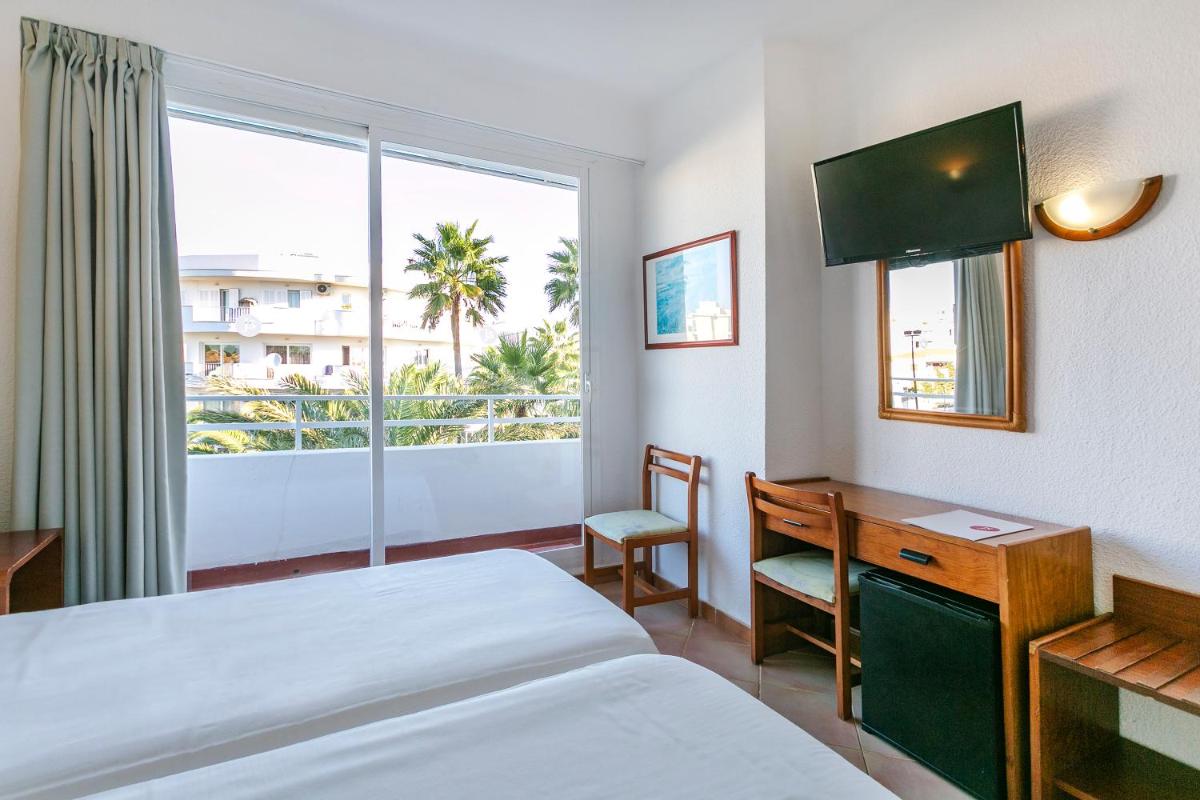 Cama o camas de una habitación en JS Cape Colom - Adults Only