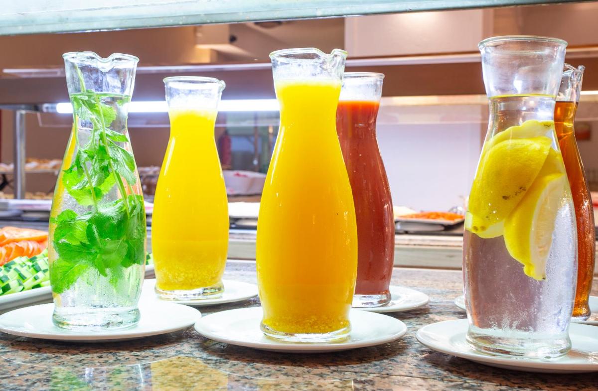 Comida en o cerca de este hotel