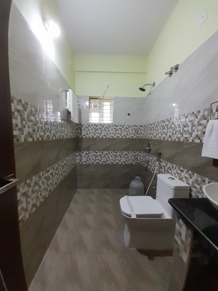 Redkey Inn Airport Bangalore - Housity