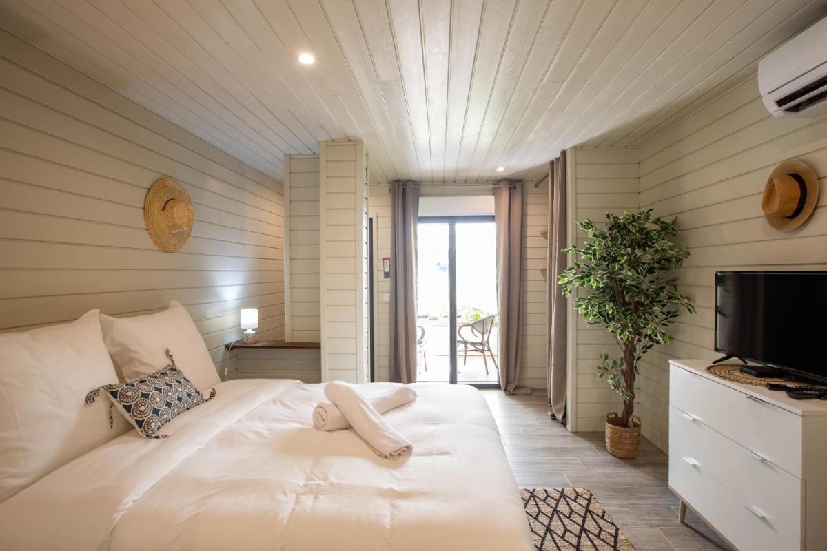 Blue Sail Hotel - Housity
