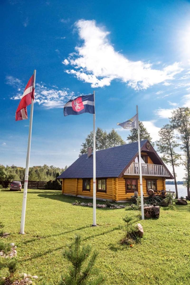 Saullēkti ozolos pie Ežezera - Housity