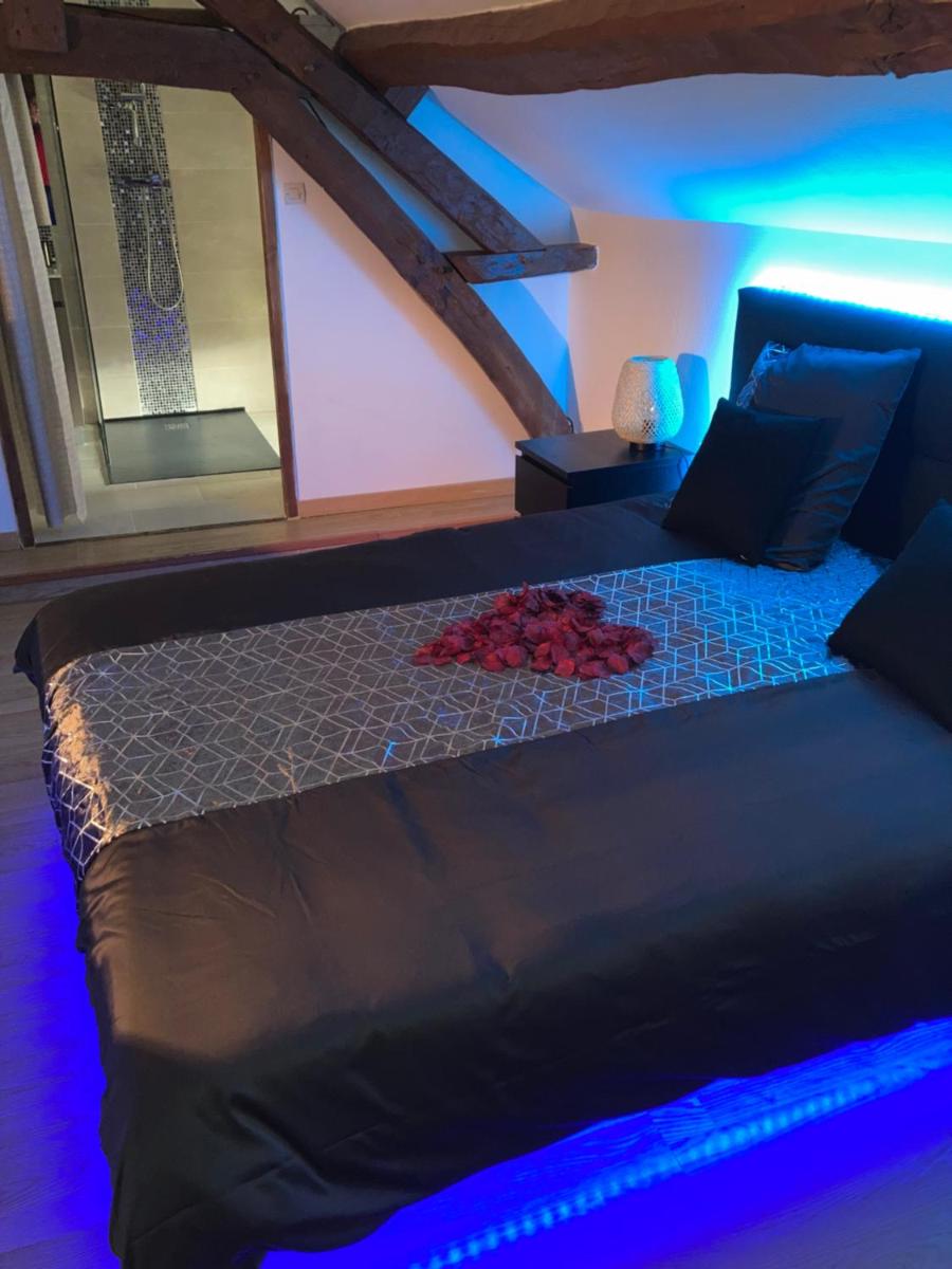 Agréable maisonnette de ville avec jacuzzi - Housity