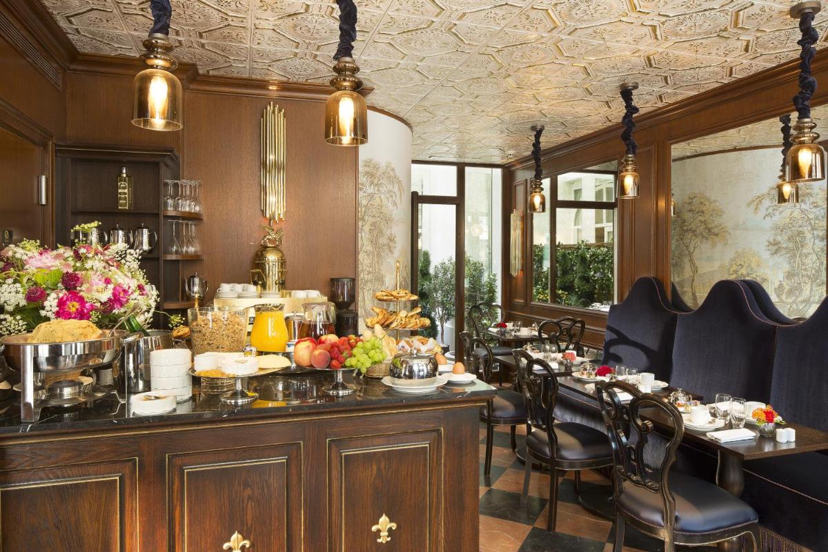 Nourriture dans l'hôtel ou à proximité