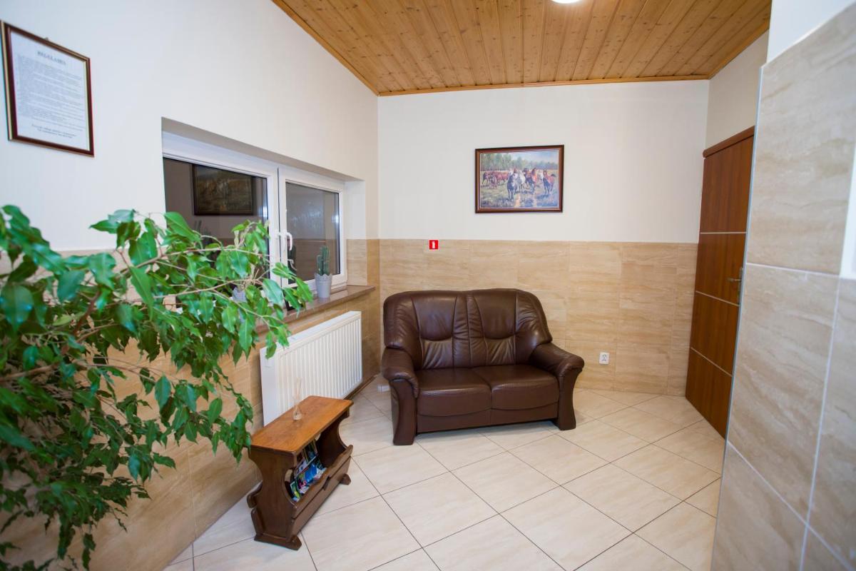 Karczma Ch?ciny - Housity