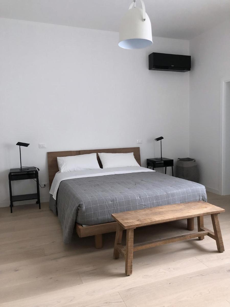 whiterooms - Housity