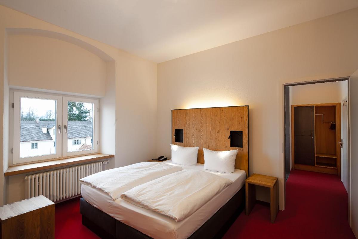 Hotel Kloster Holzen - Housity