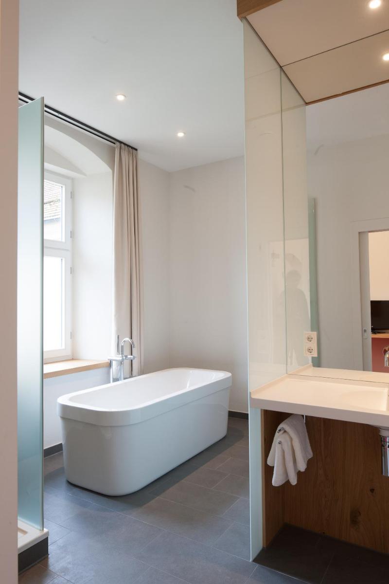 Hotel Kloster Holzen - Housity