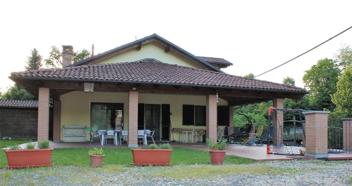 ALBA-ASTI-LANGHE Villa con vigna, patio e piscina - Housity