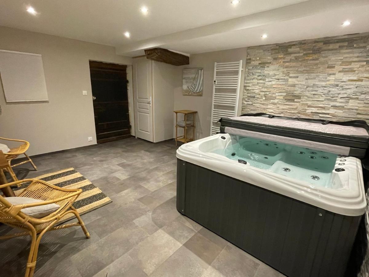 Chambres d'hôtes avec Piscine et Spa La Folière Saumur - Housity