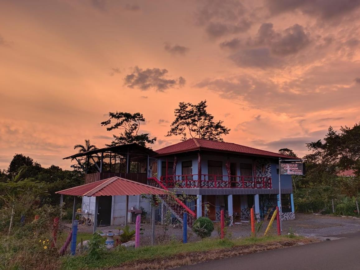 Cabinas Cascada Rio Celeste - Housity