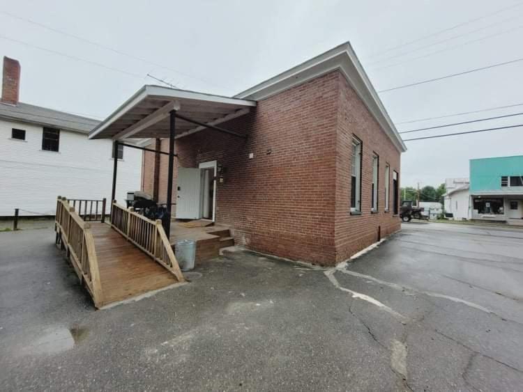 Charming Renovated Brick Home on ATV/Snowmbl trail - Housity