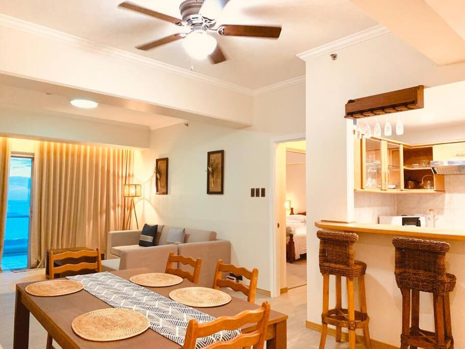 Spacious & Cozy Villa Unit Overlooking Taal lake in Tagaytay - Housity