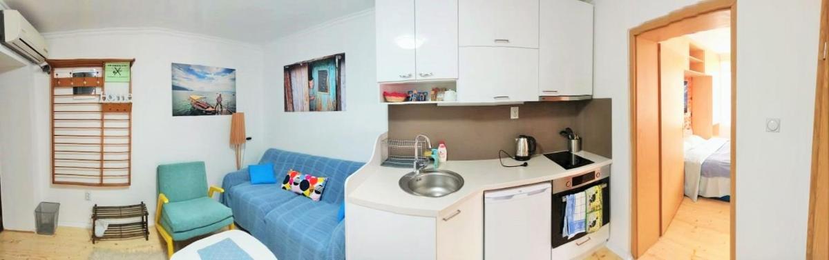 Sirma's Unique Artsy Modern 1-Bdrm Quiet in the Heart of Skopje - Housity