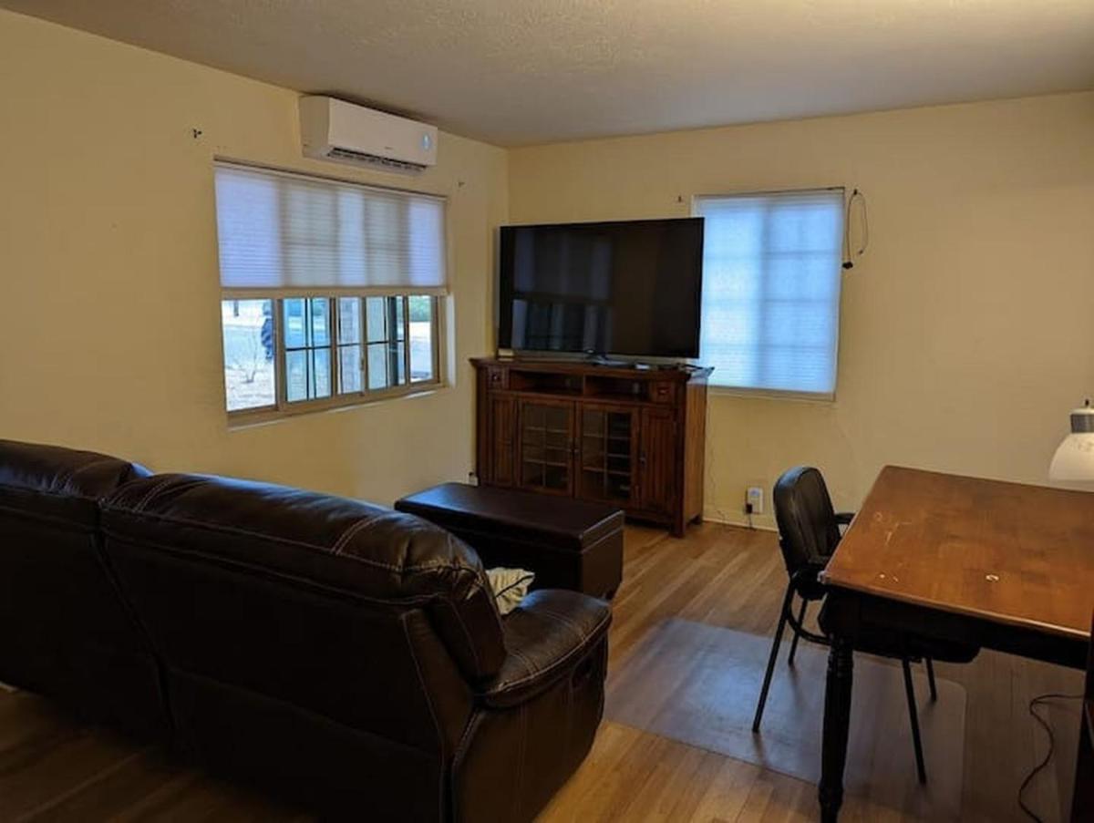 Warm and Welcoming 2BR close to UNM North Campus - Housity